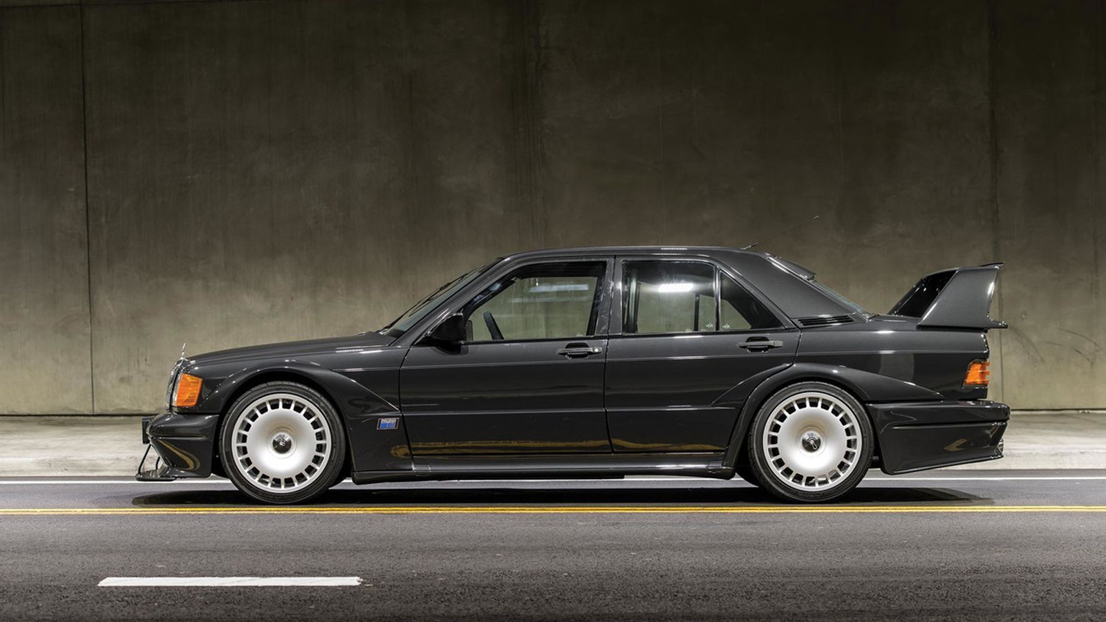 Απίστευτο ποσό συγκεντρώθηκε στη δημοπρασία αυτής της 190E.